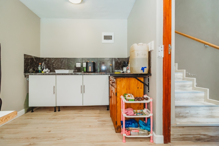 4 Bedroom Property for Sale in Twee Rivieren Western Cape